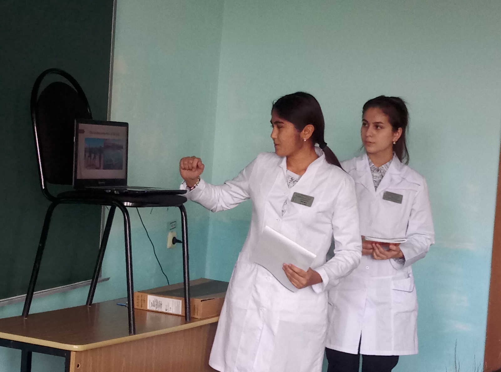 Совместное занятие групп медицинского института